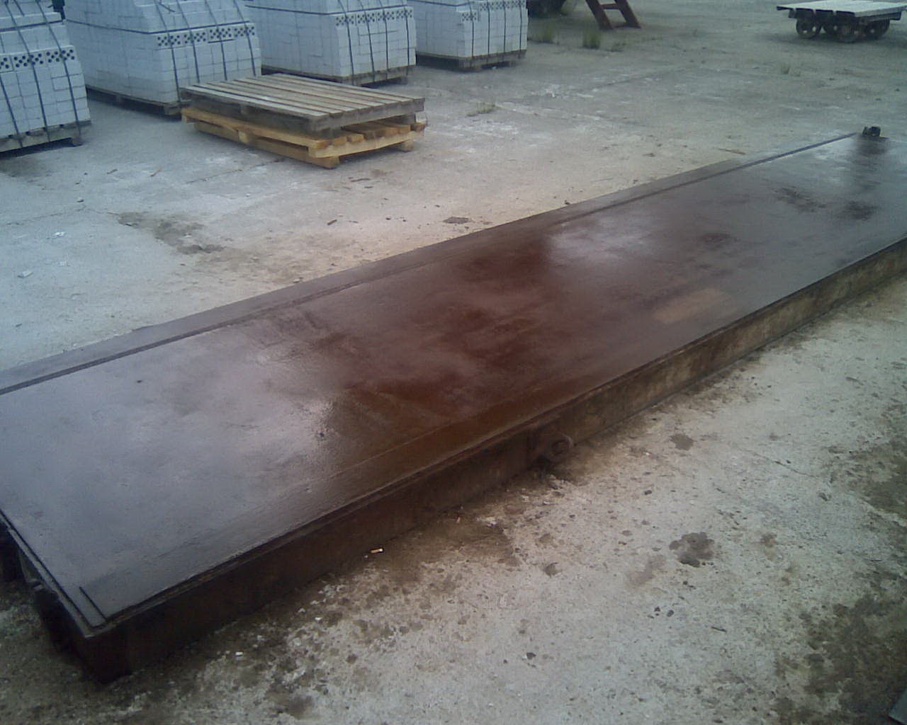 Металлоформы поддонов плит пустотного настила, размер - 1,2 х 6,3 м, вес - 2100 кг, количество - 20 штук. Цена 35000 руб. за тонну с доставкой.